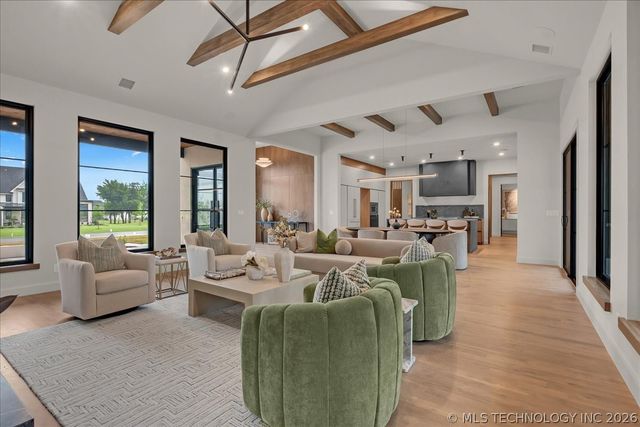 17744 E White Tail Cove, Owasso, OK 74055