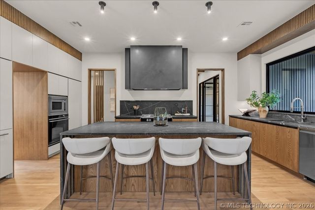 17744 E White Tail Cove, Owasso, OK 74055
