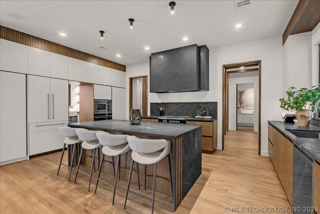 17744 E White Tail Cove, Owasso, OK 74055