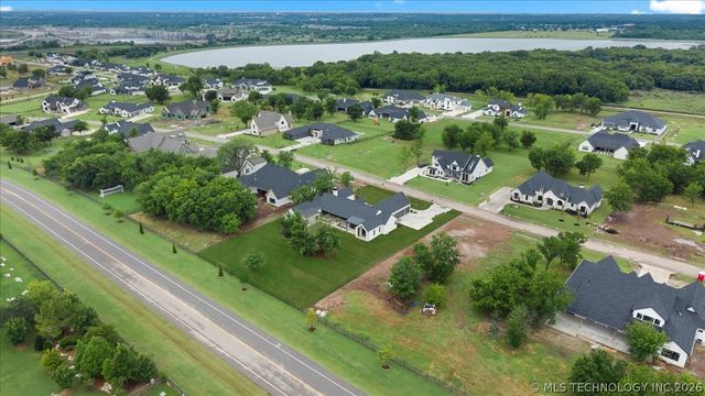 17744 E White Tail Cove, Owasso, OK 74055
