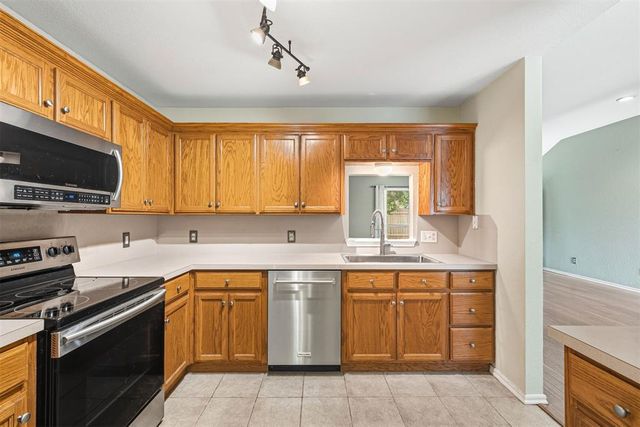 905 Shadowhill Street, Norman, OK 73071