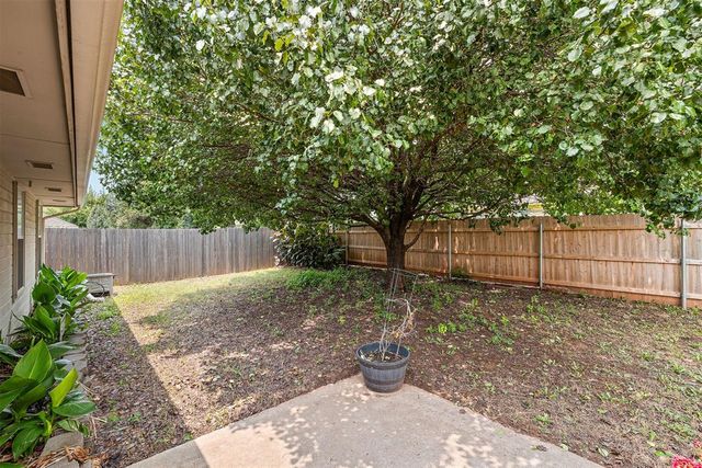 905 Shadowhill Street, Norman, OK 73071