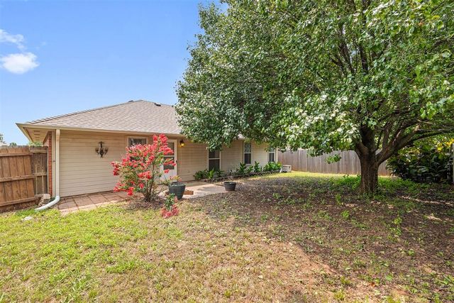 905 Shadowhill Street, Norman, OK 73071