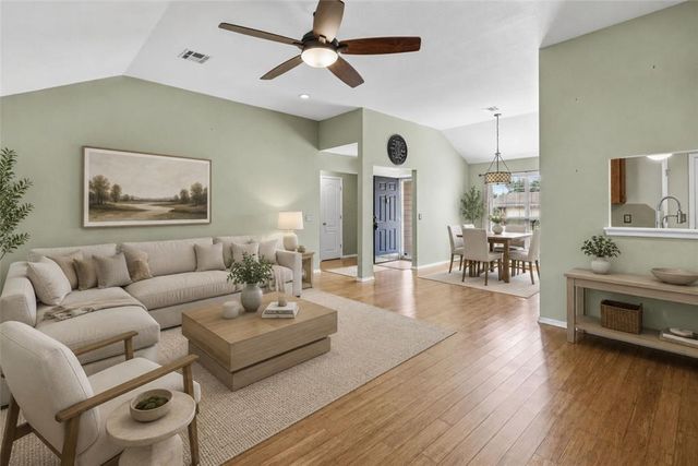 905 Shadowhill Street, Norman, OK 73071