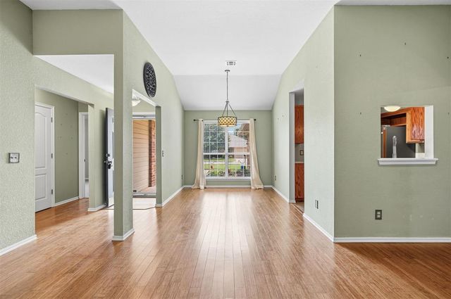 905 Shadowhill Street, Norman, OK 73071