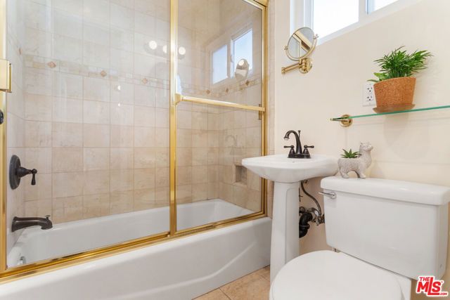 1150 W 29th Street, Los Angeles, CA 90007