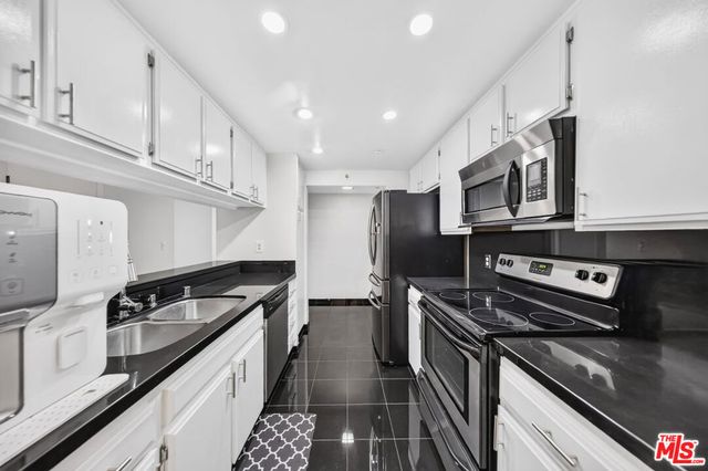 600 W 9th Street 913, Los Angeles, CA 90015