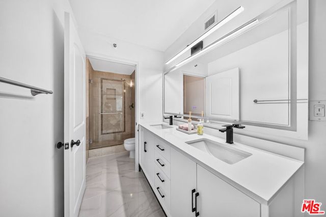 600 W 9th Street 913, Los Angeles, CA 90015