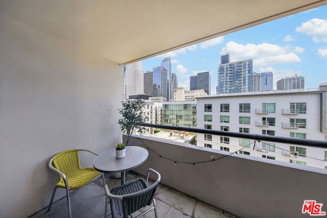 600 W 9th Street 913, Los Angeles, CA 90015