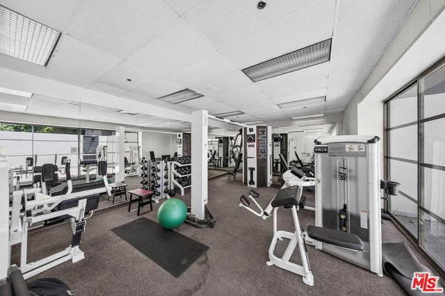 600 W 9th Street 913, Los Angeles, CA 90015