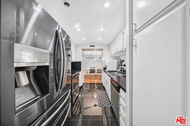600 W 9th Street 913, Los Angeles, CA 90015