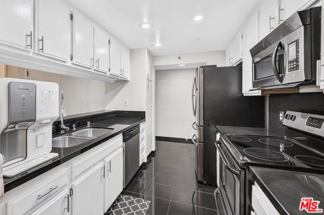 600 W 9th Street 913, Los Angeles, CA 90015