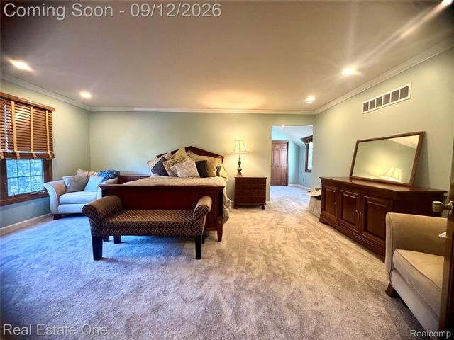 1982 Heritage Hill Court, Rochester Hills, MI 48306