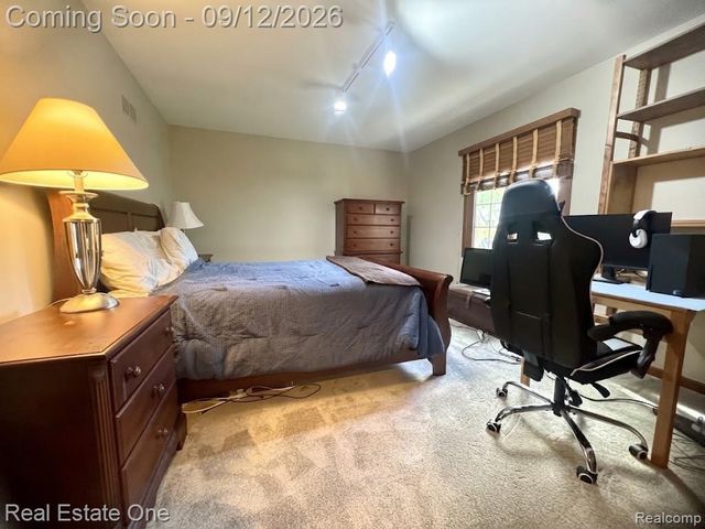 1982 Heritage Hill Court, Rochester Hills, MI 48306