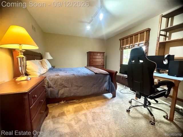 1982 Heritage Hill Court, Rochester Hills, MI 48306