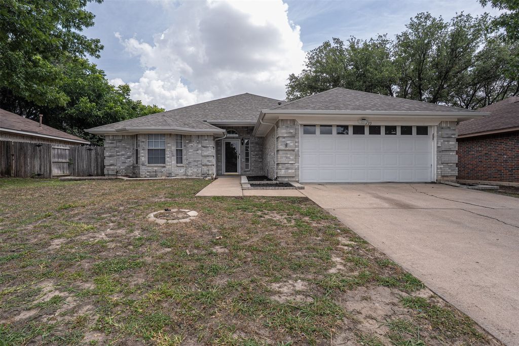 733 Windridge Lane, Burleson, TX 76028