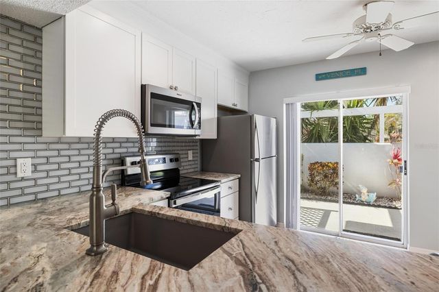 276 CERROMAR WAY S 60, Venice, FL 34293