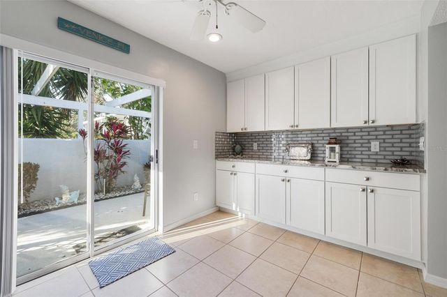 276 CERROMAR WAY S 60, Venice, FL 34293