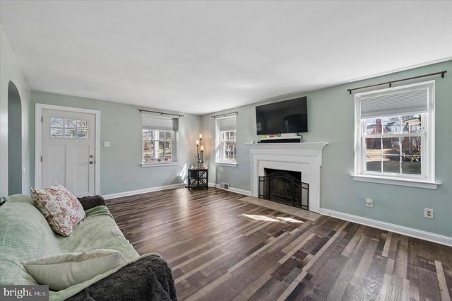 114 PROVIDENCE RD, Morton, PA 19070