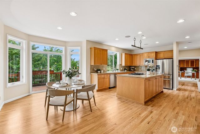 13611 NE 136th Pl, Kirkland, WA 98034