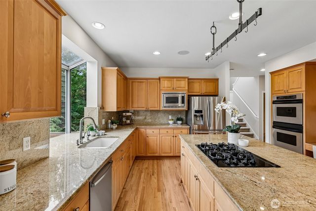 13611 NE 136th Pl, Kirkland, WA 98034