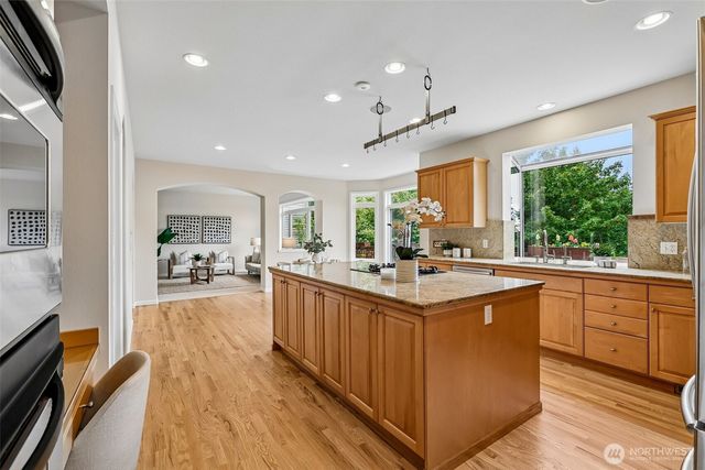 13611 NE 136th Pl, Kirkland, WA 98034
