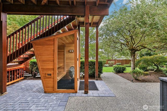 13611 NE 136th Pl, Kirkland, WA 98034