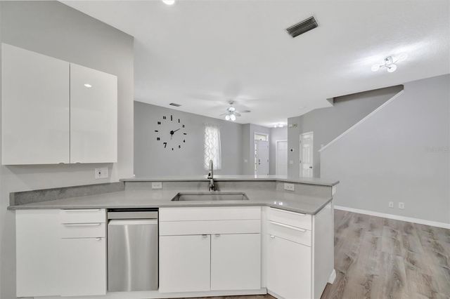 547 BLACK LION DRIVE NE, St Petersburg, FL 33716
