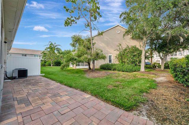 547 BLACK LION DRIVE NE, St Petersburg, FL 33716