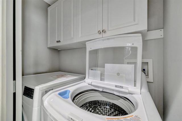 547 BLACK LION DRIVE NE, St Petersburg, FL 33716