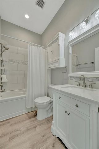 547 BLACK LION DRIVE NE, St Petersburg, FL 33716