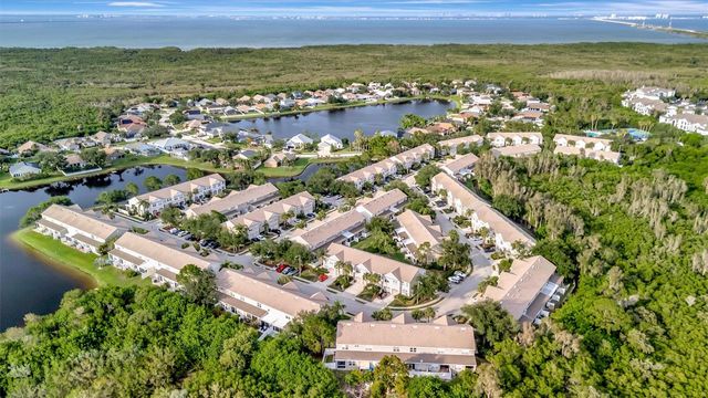 547 BLACK LION DRIVE NE, St Petersburg, FL 33716