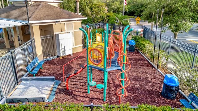 547 BLACK LION DRIVE NE, St Petersburg, FL 33716
