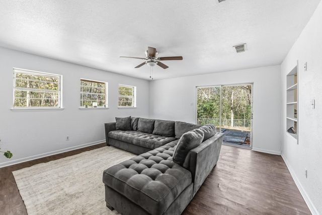 4418 Shady Lane, Huntsville, TX 77320