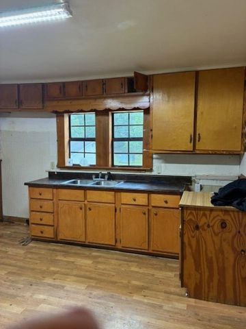 657 E JACKSON ST, Bolivar, TN 38008