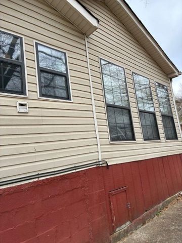 657 E JACKSON ST, Bolivar, TN 38008