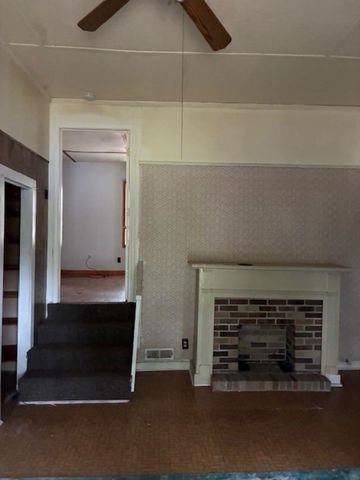 657 E JACKSON ST, Bolivar, TN 38008