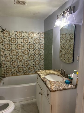 657 E JACKSON ST, Bolivar, TN 38008