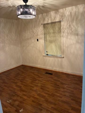 657 E JACKSON ST, Bolivar, TN 38008