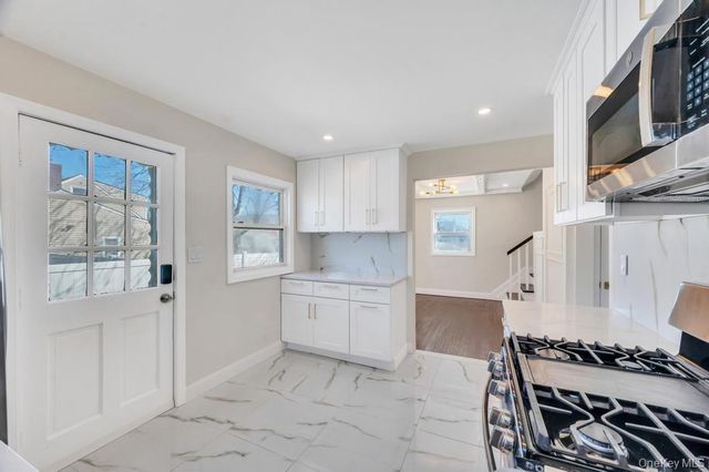 90 30th Street, Copiague, NY 11726