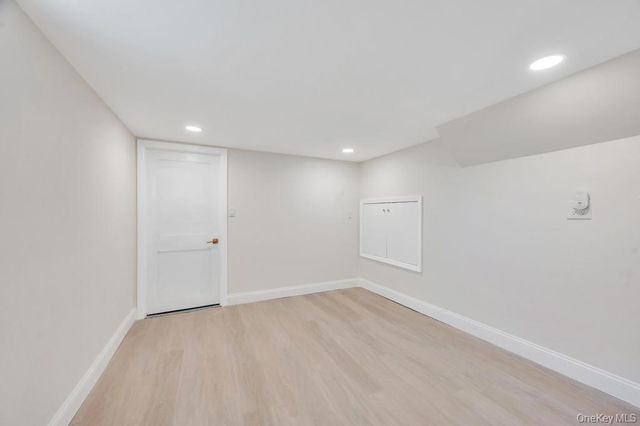 90 30th Street, Copiague, NY 11726