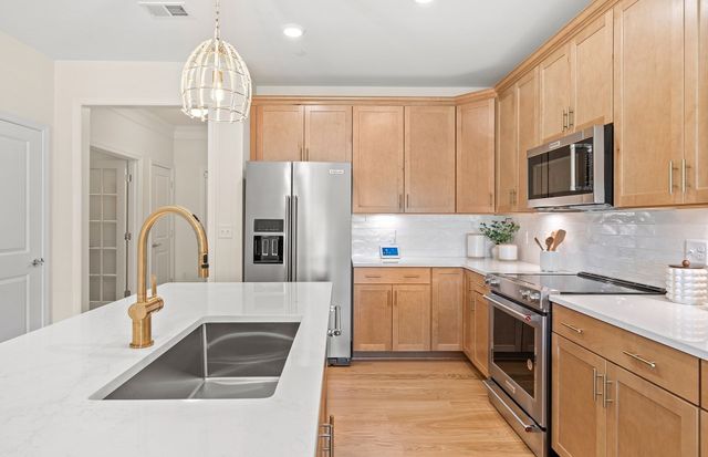 30 Coppersmith Way 108, Canton, MA 02021