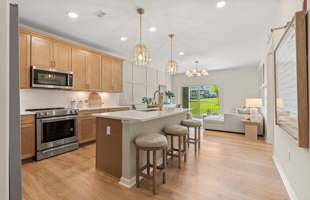 30 Coppersmith Way 108, Canton, MA 02021