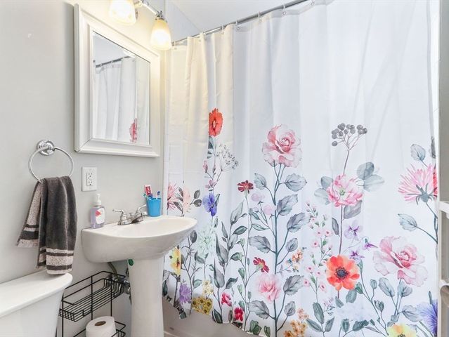 355 Highland Avenue 1, Somerville, MA 02144