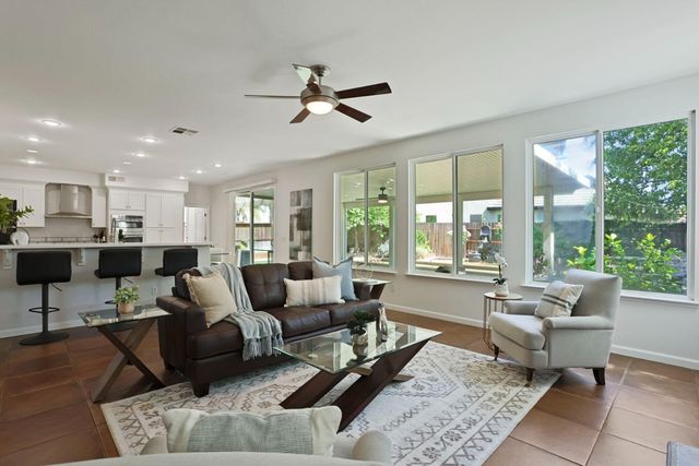 2256 Heavenly Way, Lodi, CA 95242