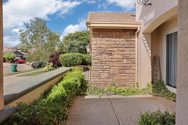 2256 Heavenly Way, Lodi, CA 95242