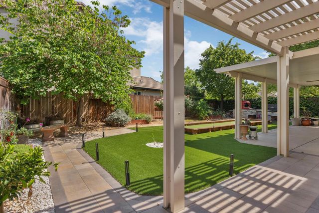 2256 Heavenly Way, Lodi, CA 95242