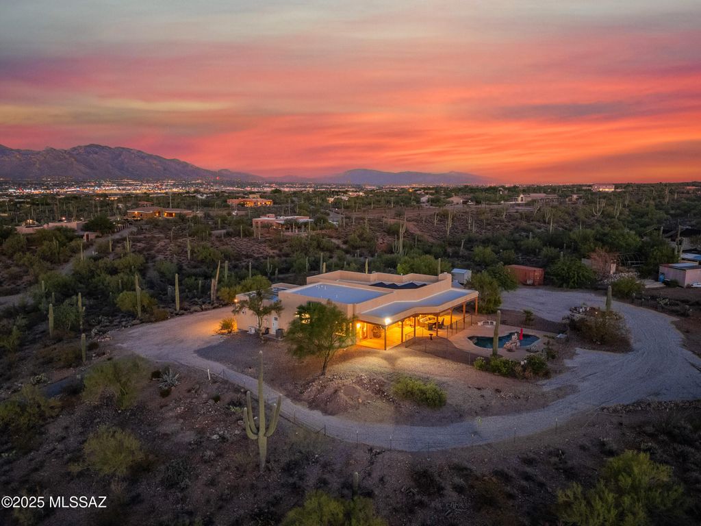 6700 W Calle De Mi Jazmin, Tucson, AZ 85743