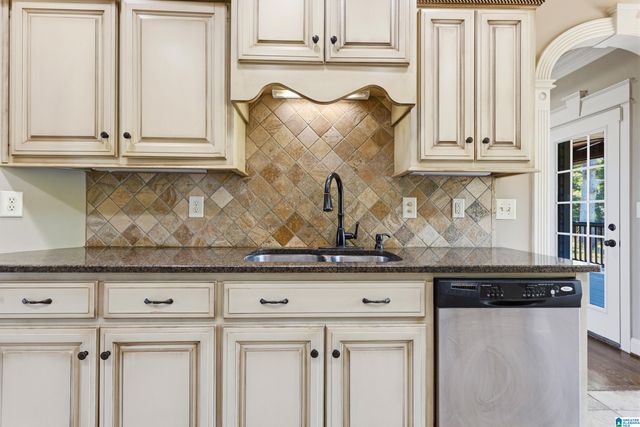 4905 MICHAEL DRIVE, Dora, AL 35062
