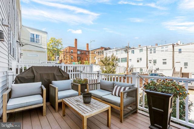 318 TODD PL NE, Washington, DC 20002